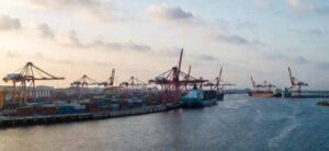 کراچی پورٹ سے متحدہ عرب امارات کے لیے نئی فیڈر سروس کا آغاز کر دیا گیا