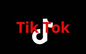 راولپنڈی میں 30 سالہ نوجوان ٹک ٹاک بناتے ہوئے چلتی ٹرین سے گر کر جاں بحق ہوگیا