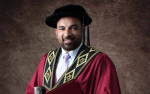 سینئر صحافی عاصم صدیق نے جامعہ ٹیکنالوجی ملائیشیا سے سافٹ ویئر انجینئرنگ میں ڈاکٹریٹ کی ڈگری حاصل کر لی