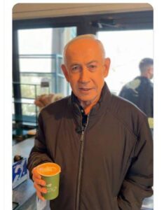 میں کافی پر مرگیا ہوں۔۔۔نیتن یاہو کی نئی ویڈیو آگئی، ہاتھوں کی 10انگلیاں کیوں دکھائیں۔۔۔؟ آپ بھی دیکھیے