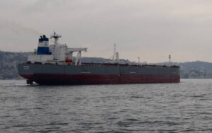 تیل کا ایک جہاز آ گیا، دوسرا جلد پہنچنے والا ہے، ملک میں ڈیزل کا ذخیرہ 24 دن کے لیے کافی ہے، پیٹرولیم ڈویژن کی بریفنگ