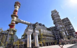 کویت میں منیٰ الاحمدی آئل ریفائنری پر ڈرون حملہ، متعدد یونٹس میں آگ لگ گئی