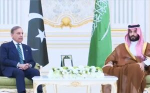 ایران جنگ کی شدت میں اضافے کے ساتھ ساتھ سعودی عرب کے لیے پاکستان کا دفاعی تعاون عملی اقدامات کے قریب پہنچنے لگا، تجزیہ کار اشتیاق احمد کی رائے