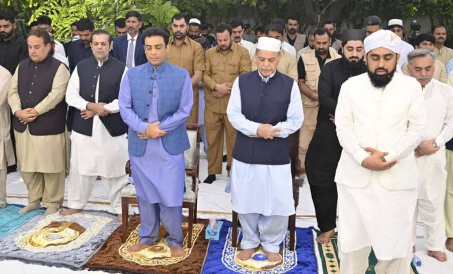 وزیراعظم نے عید الفطر کی نماز لاہور میں ادا کی