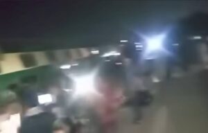 لودھراں کے قریب تیز رفتار کی کئی بوگیاں الٹ گئیں