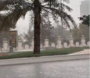 طاقتور طوفان سعودی عرب اور خلیجی خطے کی جانب بڑھ رہا ہے، موسلا دھار بارش، شدید آندھی اور گرد آلود ہواؤں کا خدشہ ہے، ماہرین موسمیات