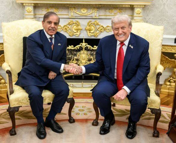 ٹرمپ نے اپنی گفتگو میں ایک بار پھر پاکستان کے وزیراعظم شہباز شریف کا ذکر کر ڈالا