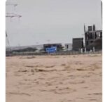 متحدہ عرب امارات کی مختلف ریاستوں میں بارش اور ژالہ باری کے بعد سیلابی صورتحال، سڑکیں تالاب بن گئیں