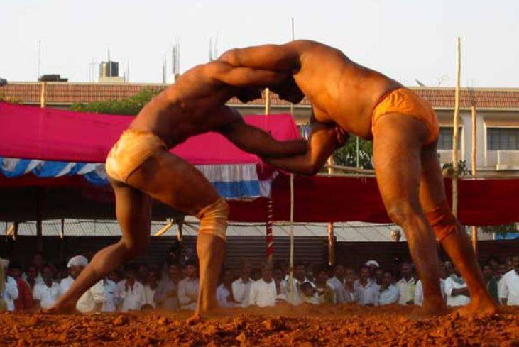 پاک آرمی کے گلزار نے رستمِ پاکستان دنگل جیت لیا