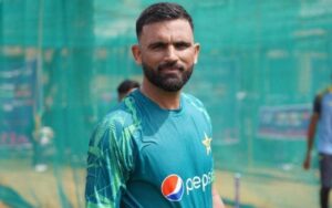 بال ٹمپرنگ کے الزام میں فخر زمان کو 2 میچز کیلئے معطل کردیا گیا