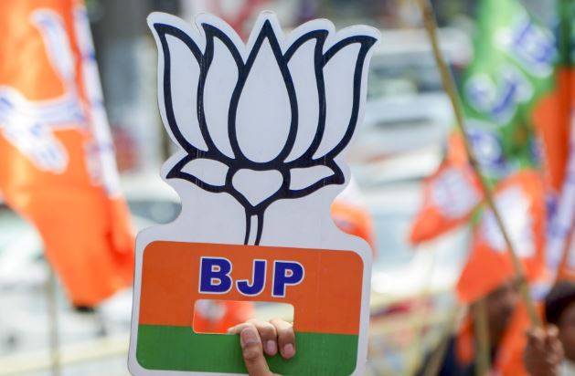 بھارت میں حکمراں جماعت بی جے پی کے دفتر کے باہر دھماکہ