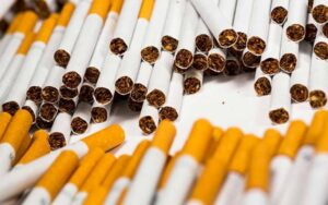 شعبہ صحت میں کام کرنے والی نجی تنظیموں نے سگریٹس پر ٹیکس بڑھانے کا مطالبہ کیا