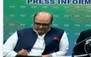 پنجاب حکومت کو بھینسوں کے گوبر پر ٹیکس کی مد میں ساڑھے 4کروڑ روپے ماہانہ آمدن ہوگی، شہزاد اکبر