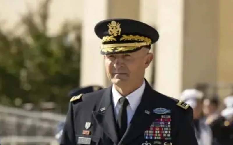 ایران کے خلاف جنگ کے دوران اچانک امریکی فوج کے آرمی چیف کو عہدے سے ہٹا دیا گیا