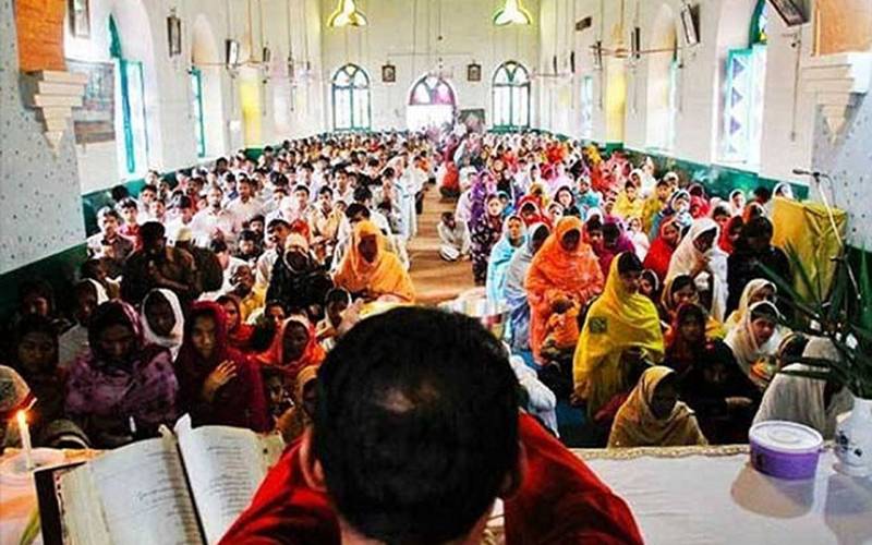 پاکستان سمیت دنیا بھر میں مسیحی برادری آج ایسٹر منا رہی ہے، وزیراعظم و صدر کی مبارکباد