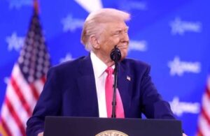 ٹرمپ کی پیر کو معاہدے کی پیشگوئی، منگل کو پلوں، پاور پلانٹس پر حملوں کی دھمکی، ایران کا مواخذے کا مطالبہ