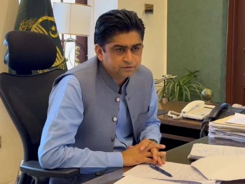 عوامی مسائل کے فوری اور بروقت حل کیلیے ڈی سی آفس لاہور میں کھلی کچہری