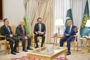 ترکیہ کی آئینی عدالت کے صدر قادر اوزقایا کی وفد کے ہمراہ وزیراعظم شہبازشریف سے ملاقات، باہمی دلچسپی اور شراکت داری کے مواقع پر تبادلہ خیال