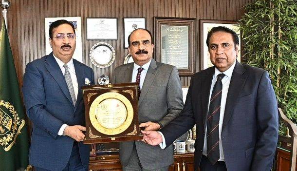 پی او ایف ہیڈآفس میں اجلاس، اوورسیز پاکستانیوں کو سرکاری خدمات تک فوری رسائی ملے گی، گفتگو