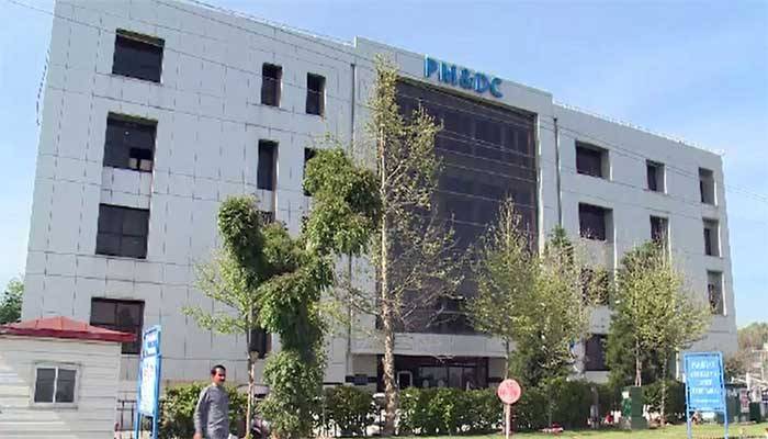 پی ایم ڈی سی نے ایم ڈی کیٹ کے پاسنگ مارکس میں کمی کر دی