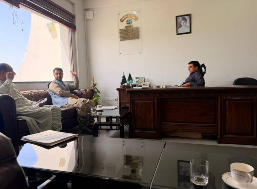 اسسٹنٹ ڈائریکٹر محتسب ساجد بلوچ کا لسبیلہ یونیورسٹی آف ایگریکلچر، واٹر اینڈ میرین سائنسز کے رجسٹرار بلاچ بلوچ کے دفتر کا دورہ