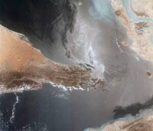 آبنائے ہرمز کے معاملے پر امریکہ اور ایران کے درمیان شدید اختلافات برقرار ہیں، ایرانی میڈیا