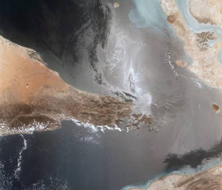 آبنائے ہرمز کے معاملے پر امریکہ اور ایران کے درمیان شدید اختلافات برقرار ہیں، ایرانی میڈیا